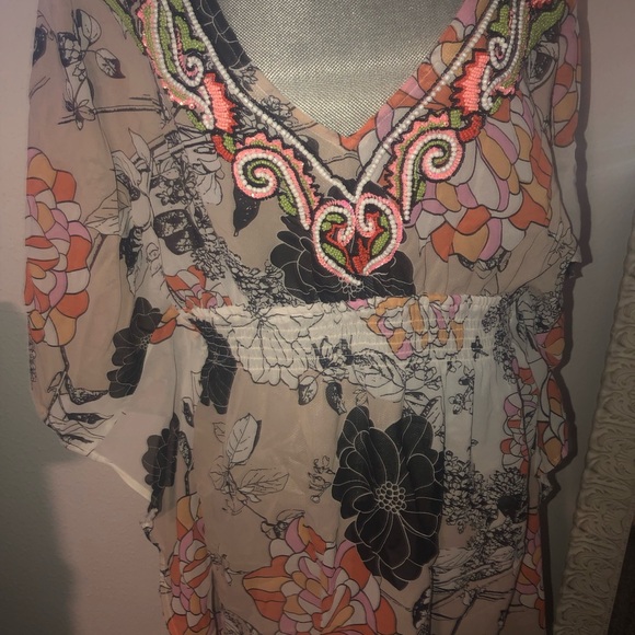 Woman Swim Cover up - Picture 2 of 4